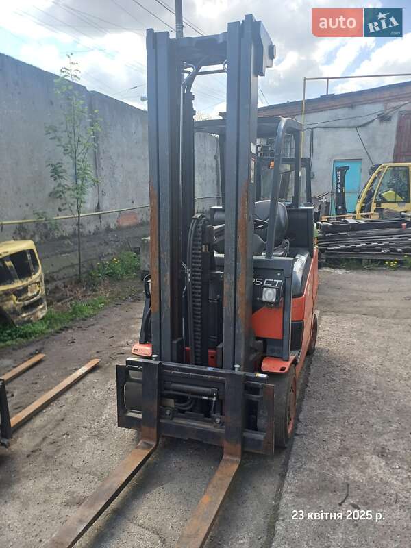Вилочний навантажувач Linde H 25T-03 2015 в Львові
