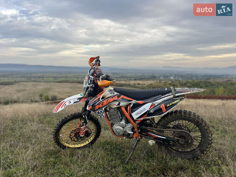 Мотоцикл Кросс Loncin 250 Pro Factory 2023 в Хусті фото Мотоцикл Кросс Loncin 250 Pro Factory 2023 в Хусті