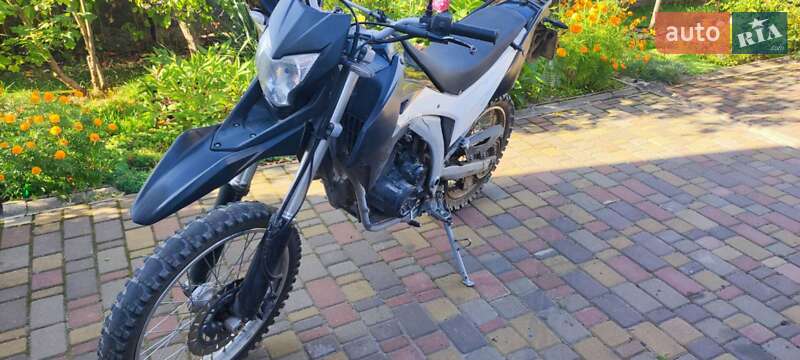 Мотоцикл Кросс Loncin 250CC 2019 в  фото Мотоцикл Кросс Loncin 250CC 2019 в