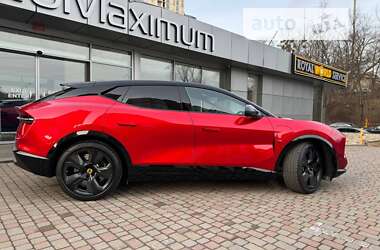 Седан Lotus Eletre 2023 в 