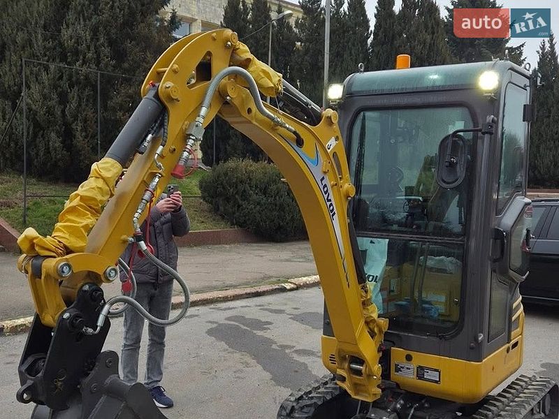 Міні-екскаватор Lovol FR 2025 в Одесі