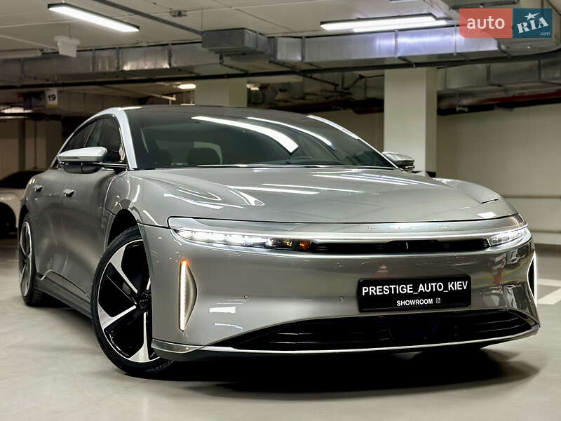 Седан Lucid Air 2022 в 