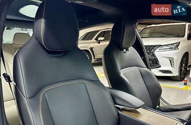 Седан Lucid Air 2022 в 