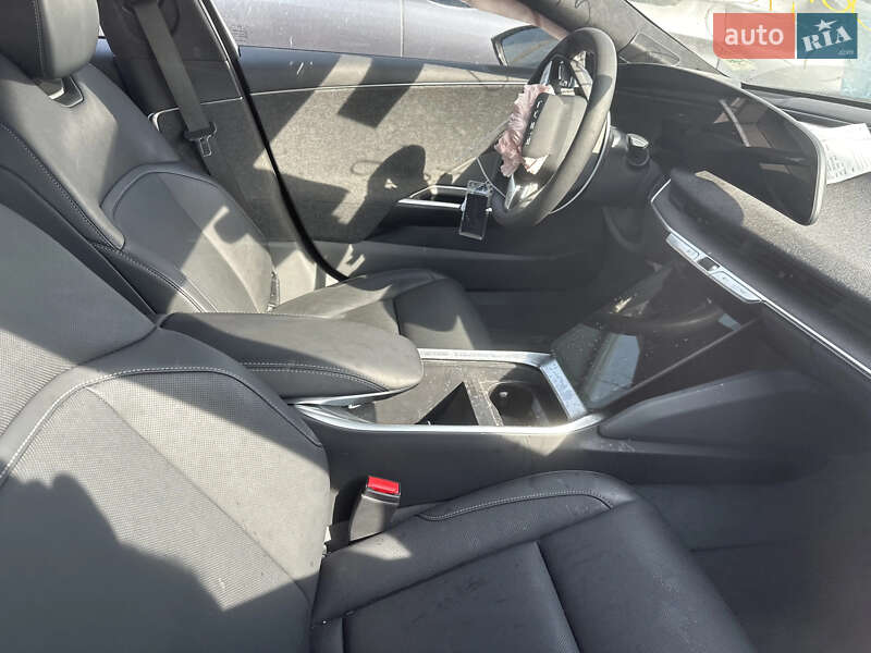 Седан Lucid Air 2023 в Львове
