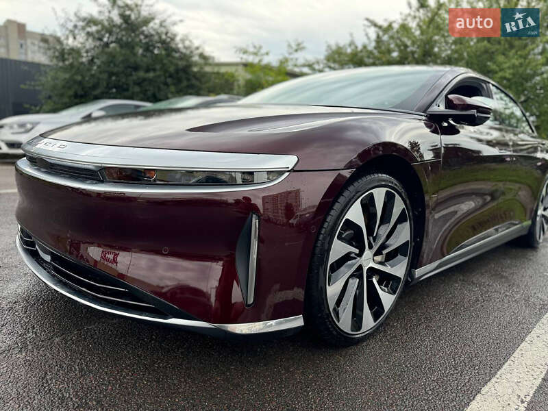 Седан Lucid Air 2023 в Львове