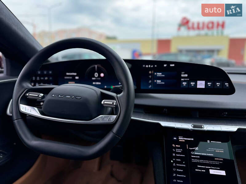 Седан Lucid Air 2023 в Львове