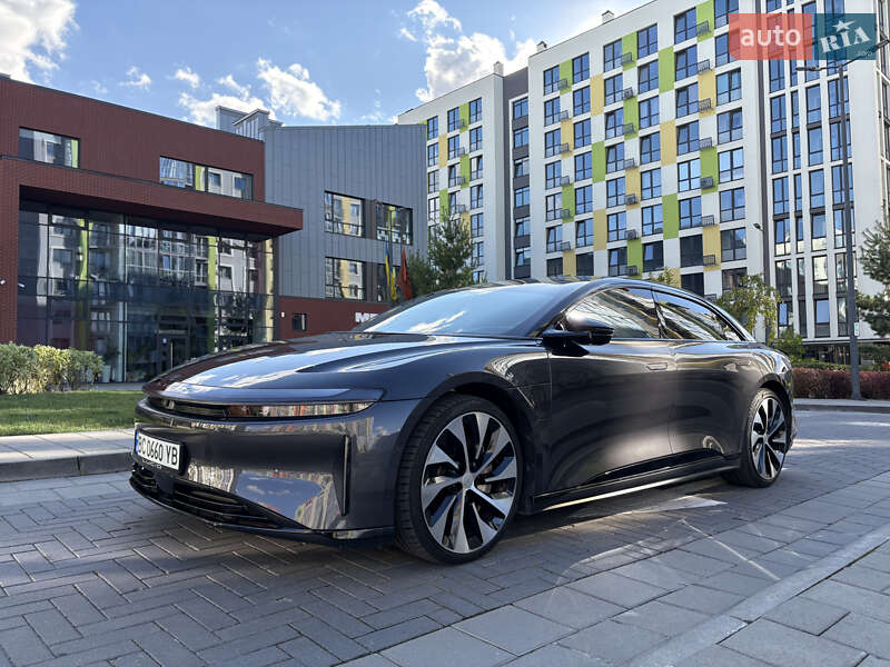 Седан Lucid Air 2022 в Львове