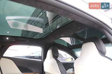 Седан Lucid Air 2022 в 