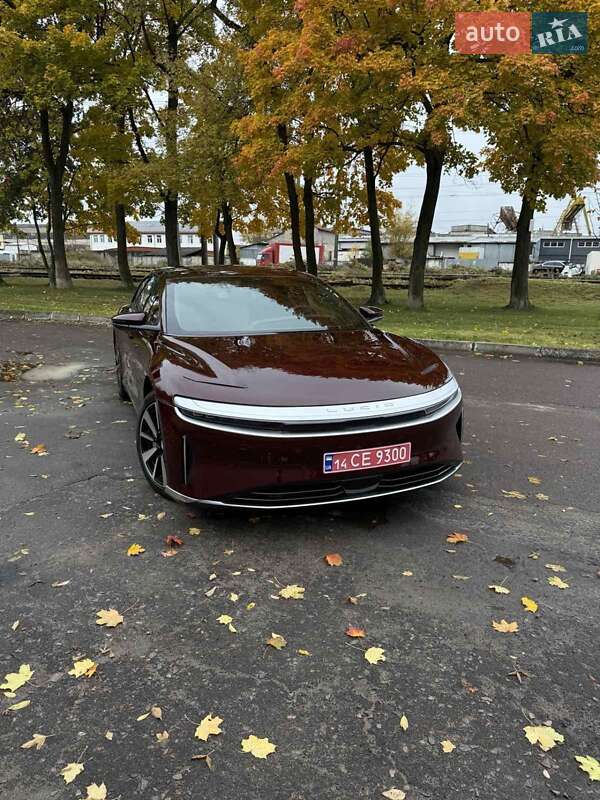 Седан Lucid Air 2023 в Львові