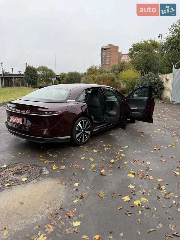 Седан Lucid Air 2023 в Львові