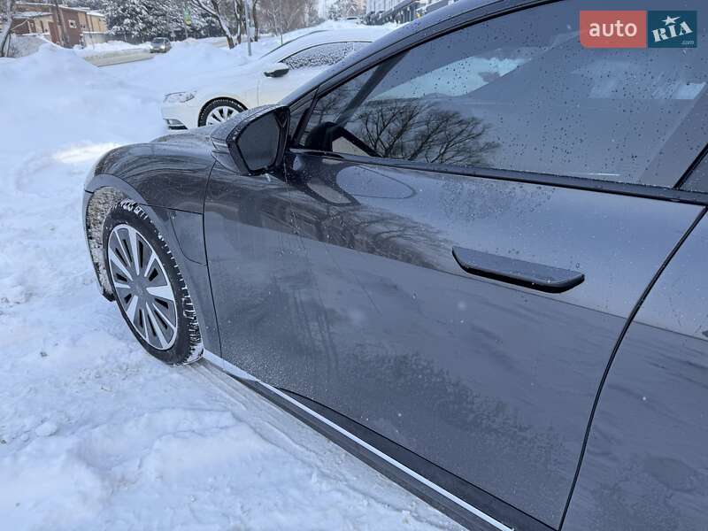 Седан Lucid Air 2023 в Львове