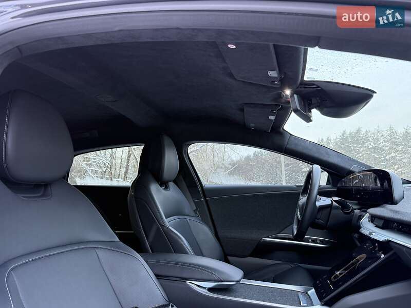 Седан Lucid Air 2023 в Львове