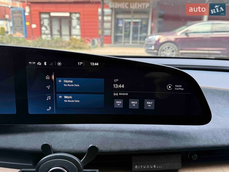 Седан Lucid Air 2022 в Львові