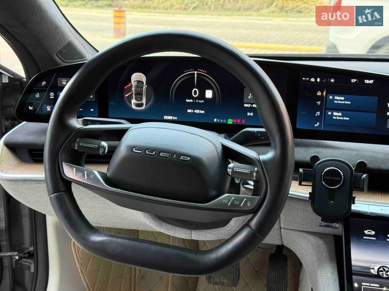 Седан Lucid Air 2022 в Львові
