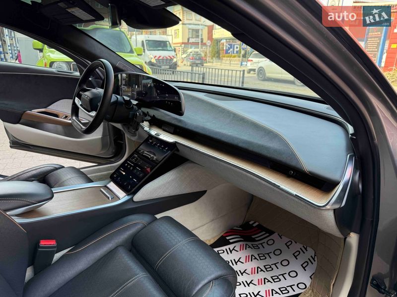 Седан Lucid Air 2022 в Львові