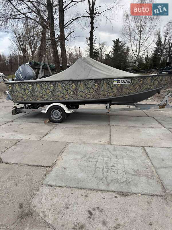 Лодка Lund 1775 2008 в Киеве