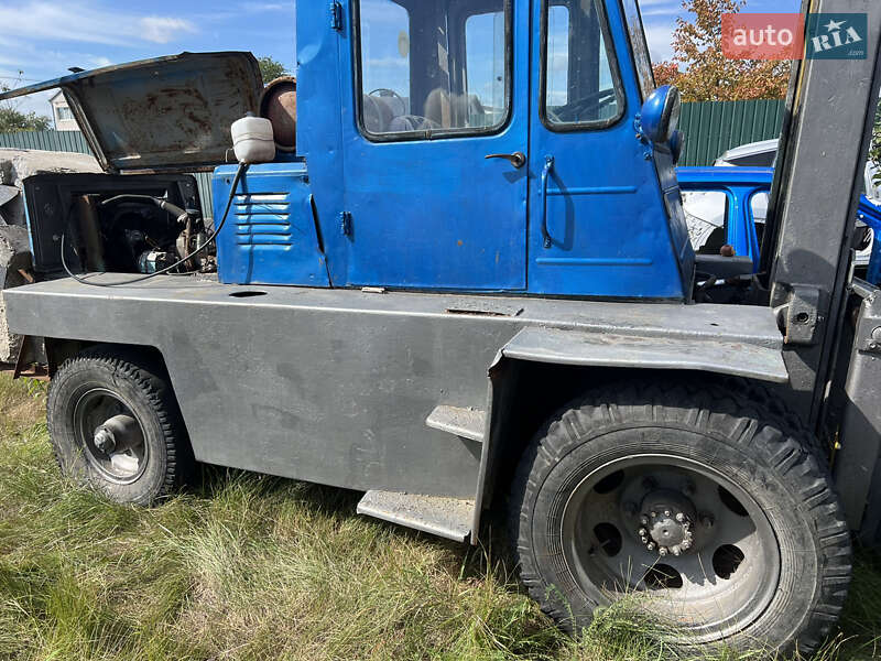 Вилочный погрузчик Львовский погрузчик 4075 1992 в Полтаве