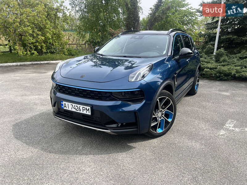 Внедорожник / Кроссовер Lynk&Co 01 2022 в 