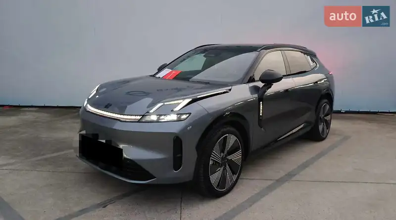 Lynk&Co 08 EM-P
