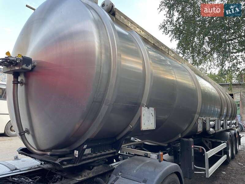 Цистерна напівпричіп Magyar Fuel Tank 2010 в Києві