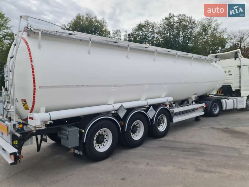 Цистерна напівпричіп Magyar Fuel Tank 2003 в Вінниці