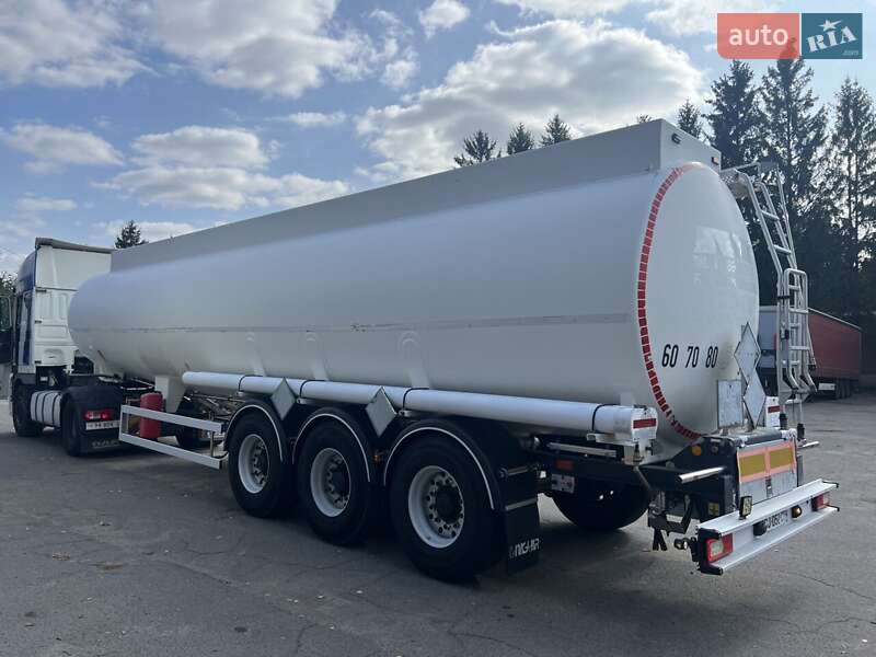 Цистерна напівпричіп Magyar Fuel Tank 2003 в Вінниці