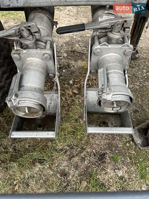 Цистерна полуприцеп Magyar S34SDC1NE 2004 в Днепре