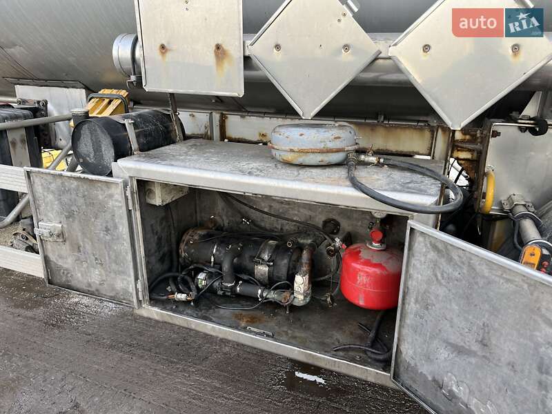 Цистерна полуприцеп Magyar S34SDC1NE 2004 в Днепре