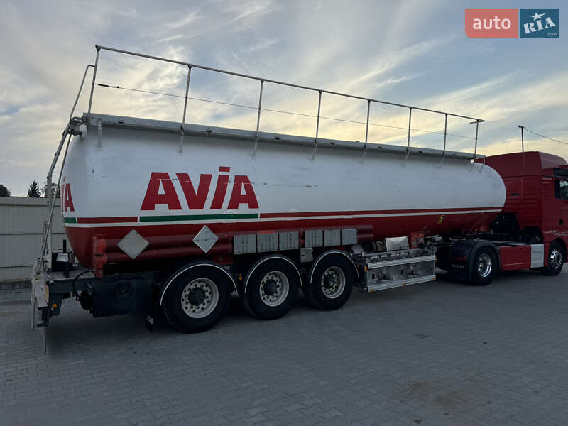 Цистерна полуприцеп Magyar S38DD3 2003 в Староконстантинове фото 2 Цистерна полуприцеп Magyar S38DD3 2003 в Староконстантинове