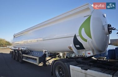 Цистерна полуприцеп Magyar S38DD3 2011 в Киеве