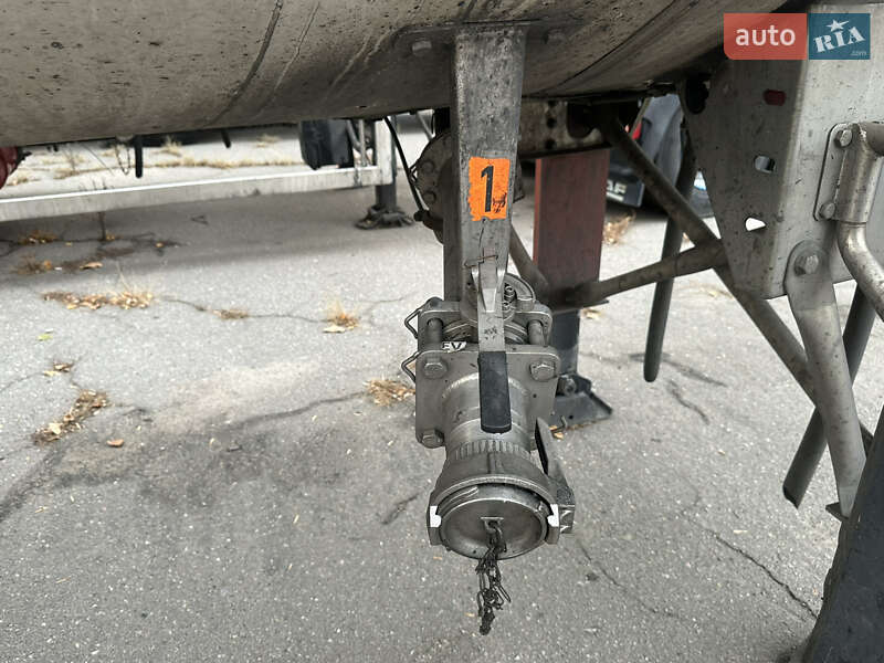 Цистерна полуприцеп Magyar SR34BD 2002 в Кременчуге