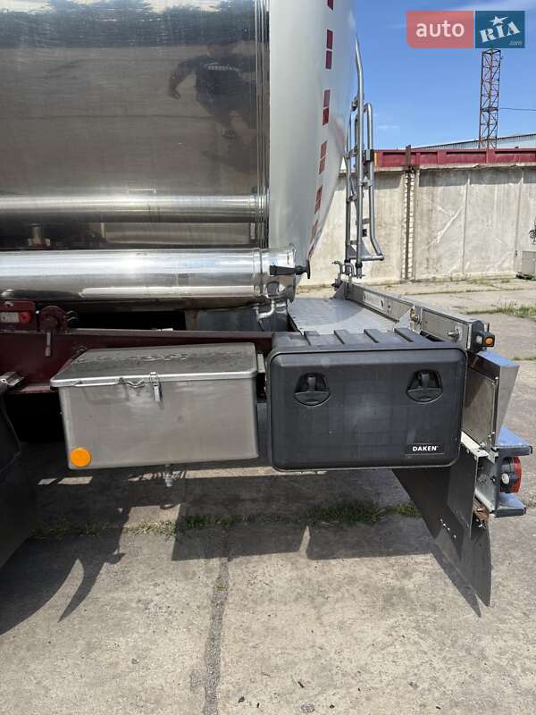 Цистерна полуприцеп Magyar SR 2005 в Черкассах