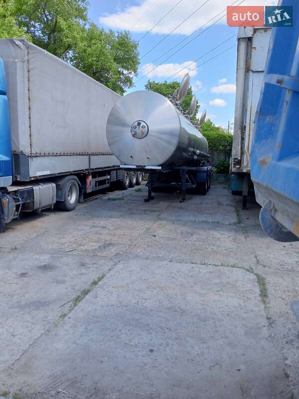 Цистерна полуприцеп Maisonneuv CH-1700 1993 в Каменском