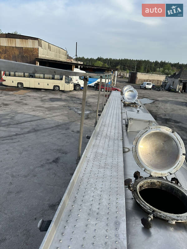 Цистерна напівпричіп Maisonneuv S338FG 2008 в Павлограді