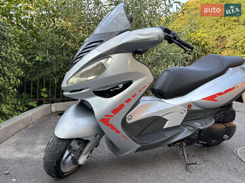 Скутер Malaguti Madison 2005 в Хусте