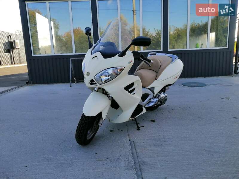 Макси-скутер Malaguti Spidermax 2009 в Бердичеве фото Макси-скутер Malaguti Spidermax 2009 в Бердичеве