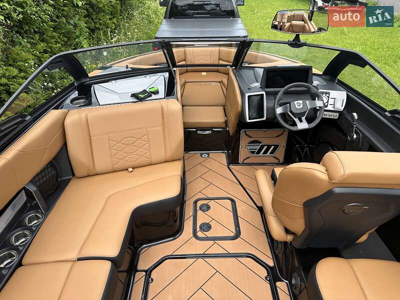 Катер Malibu Wakesetter 2024 в Києві
