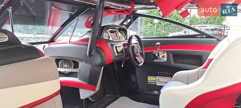 Катер Malibu Wakesetter 2012 в Києві