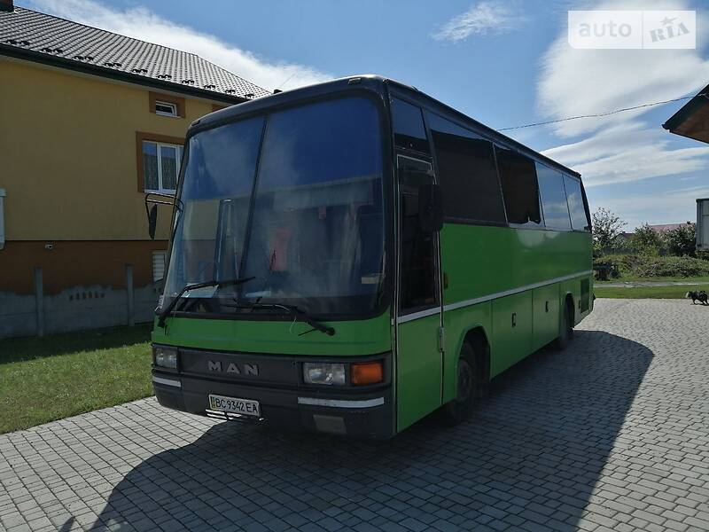 Туристический / Междугородний автобус MAN 10.180 1994 в Новояворовске