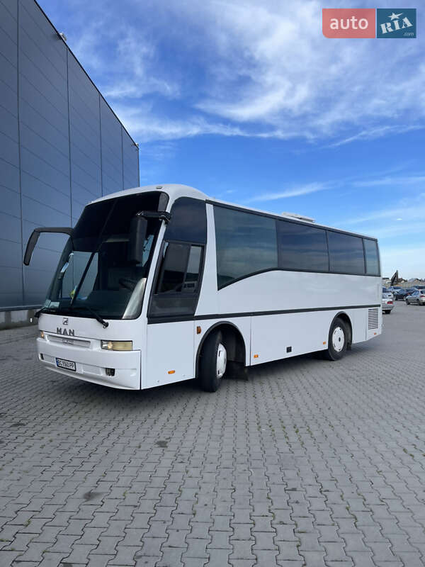Туристичний / Міжміський автобус MAN 11.220 1998 в Львові