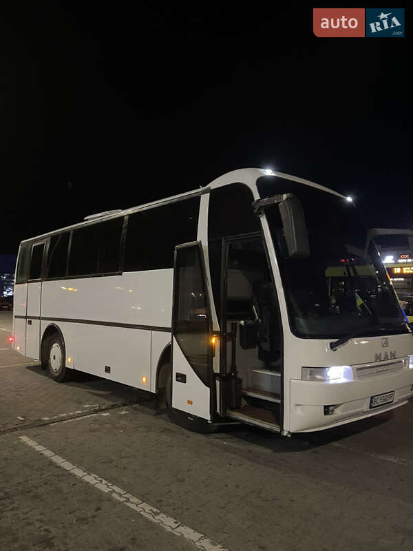 Туристичний / Міжміський автобус MAN 11.220 1998 в Львові