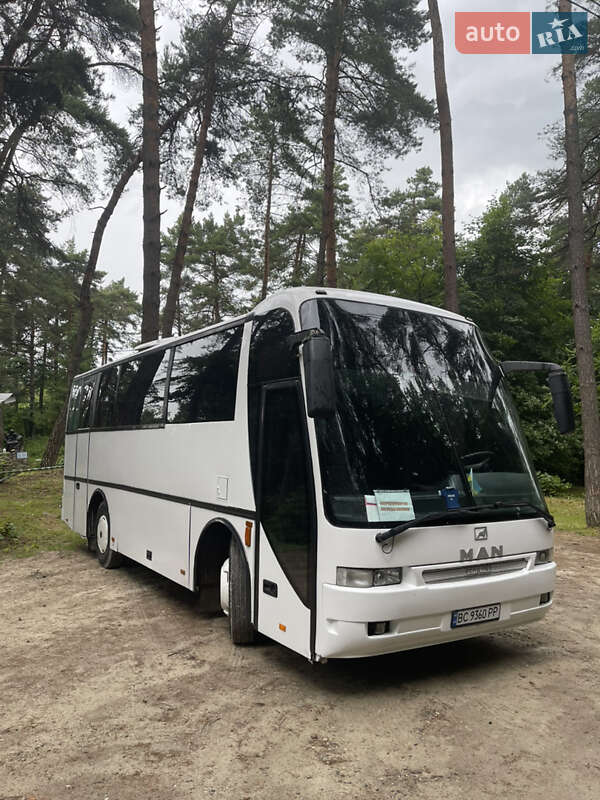 Туристичний / Міжміський автобус MAN 11.220 1998 в Львові