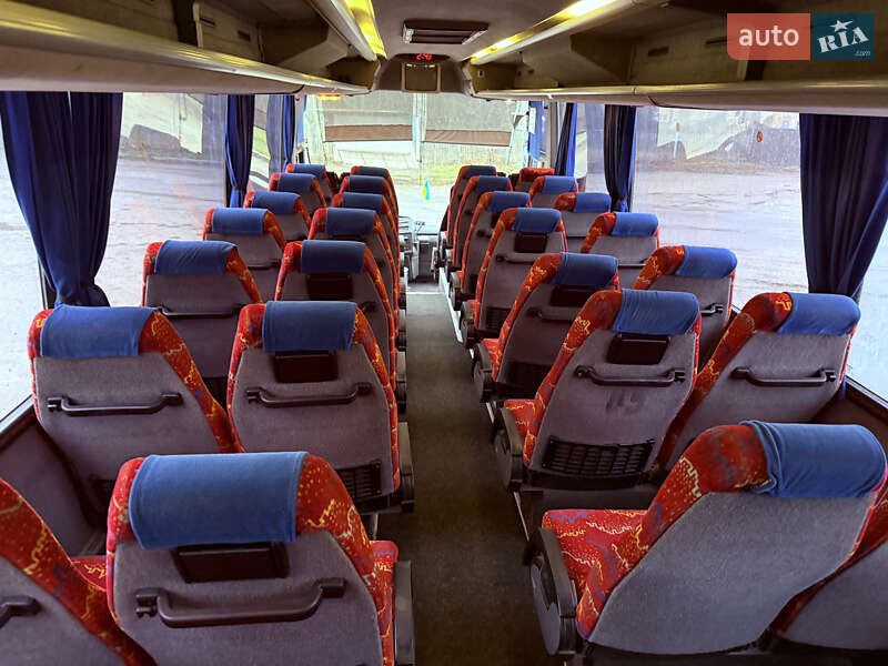 Туристический / Междугородний автобус MAN 11.220 2000 в Теребовле