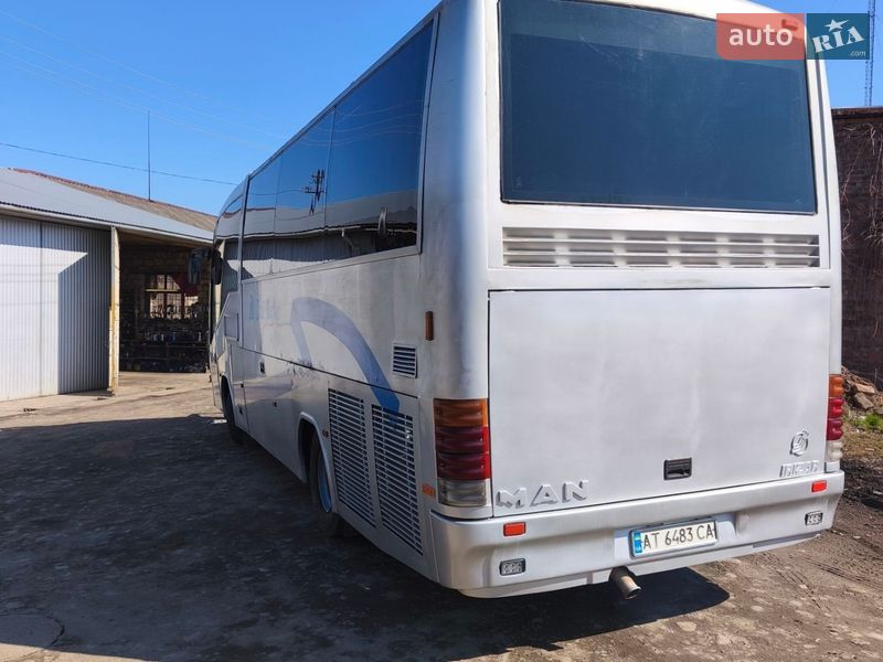 Туристичний / Міжміський автобус MAN 11.220 2000 в Вижниці