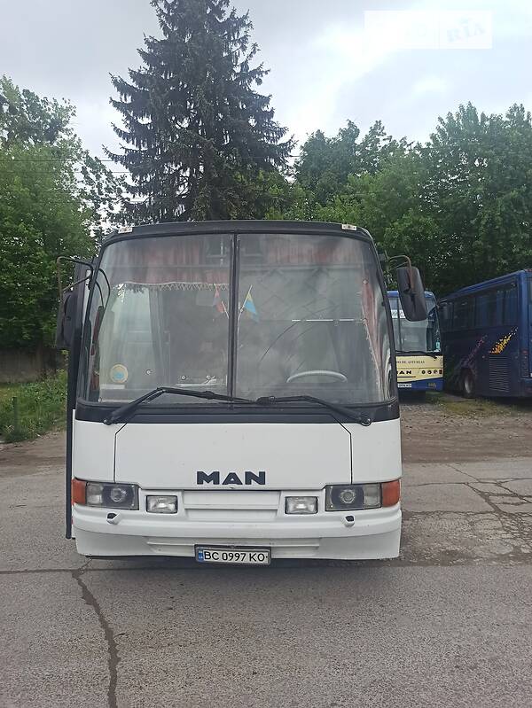 Пригородный автобус MAN 11.230 1995 в Львове
