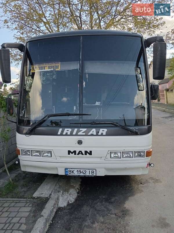 Приміський автобус MAN 11.230 1995 в Рівному