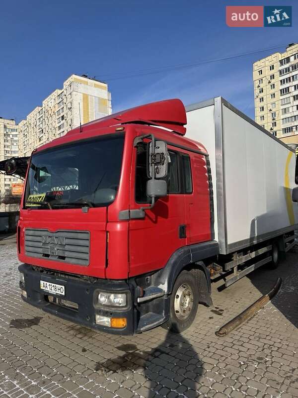 Грузовой фургон MAN 12.180 2008 в Киеве