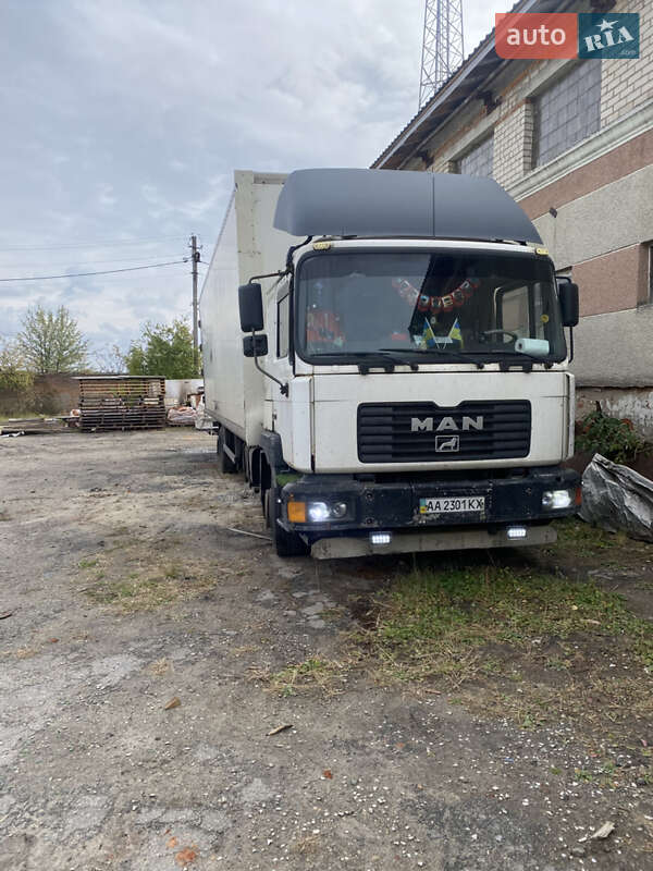 Грузовой фургон MAN 14.285 2004 в Радомышле фото Грузовой фургон MAN 14.285 2004 в Радомышле