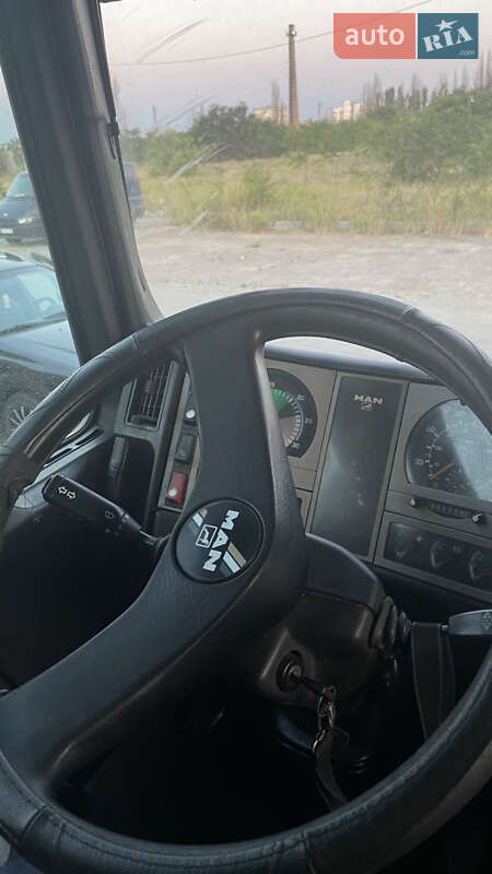 Грузовой фургон MAN 18.220 2003 в Николаеве