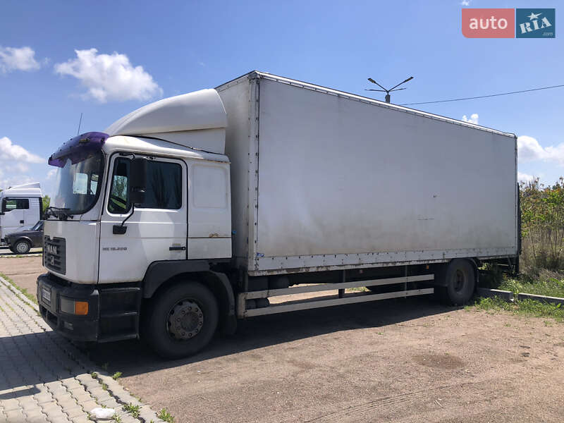 Грузовой фургон MAN 18.220 2003 в Николаеве